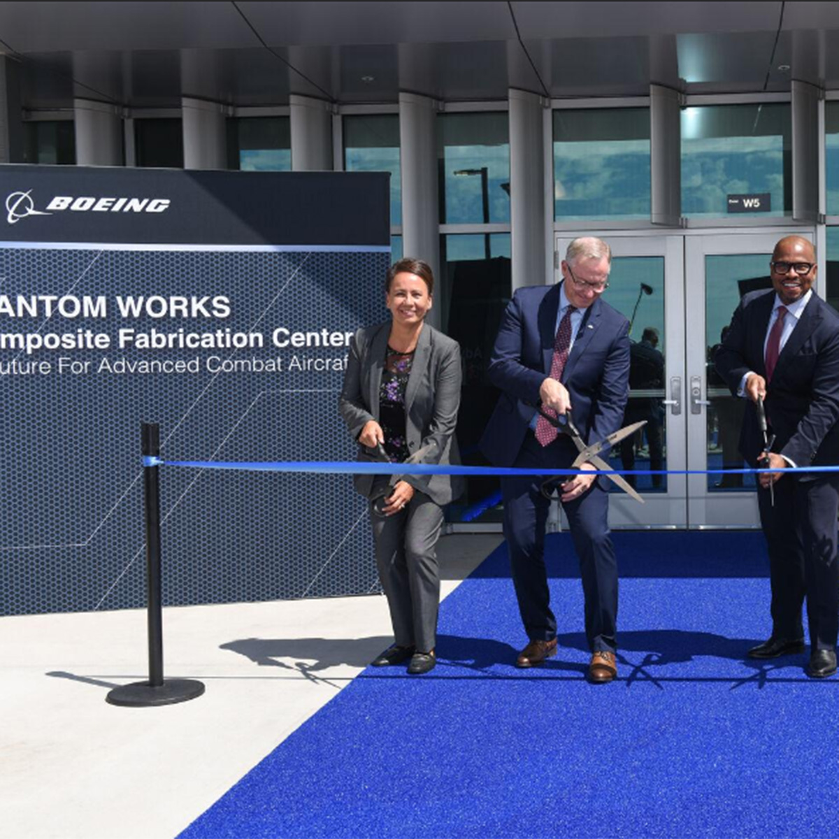 Boeing ribbon cutting